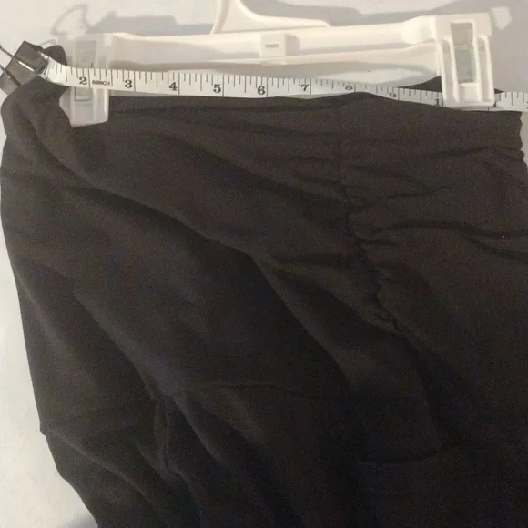 Women’s Black Yoga Pants – Size M  Ultra-Soft, Versatile & Flattering Activewear - Picture 4 of 10